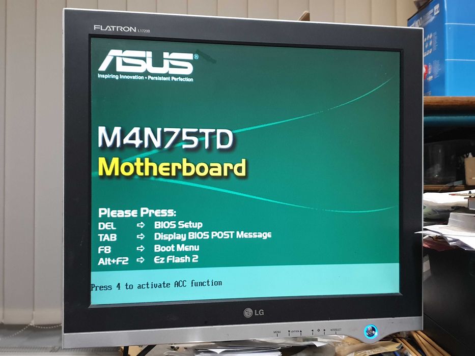 placa de baza ASUS M4N75TD, socket AM3, la cutie + accesorii