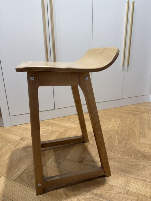 Продаю срочно барные стулья -3