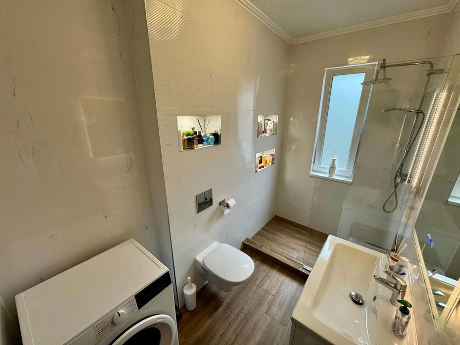 PF vând apartament 3 camere, floresti