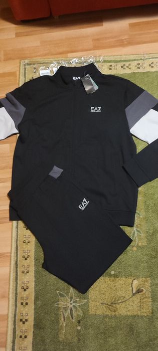 Trening EMPORIO ARMANI original nou marimea XL,XXL colecție noua