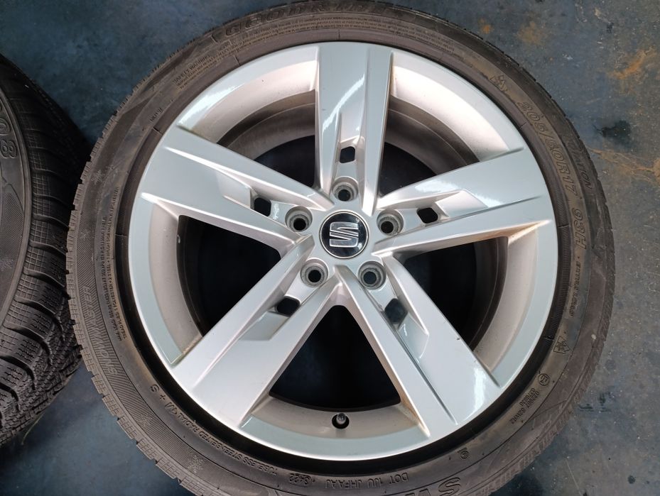 Jante originale Seat Leon 17'' anvelope iarnă  205 50 17  dot 2022