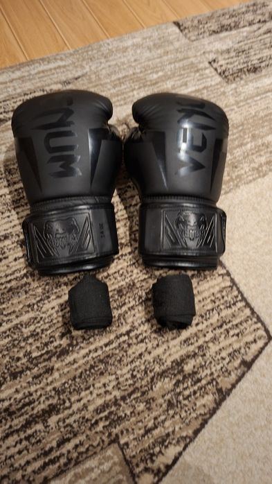 Premium Manusi Box Venum Elite 14oz