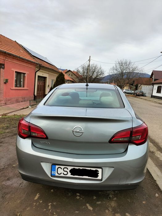 Opel Astra J 2014