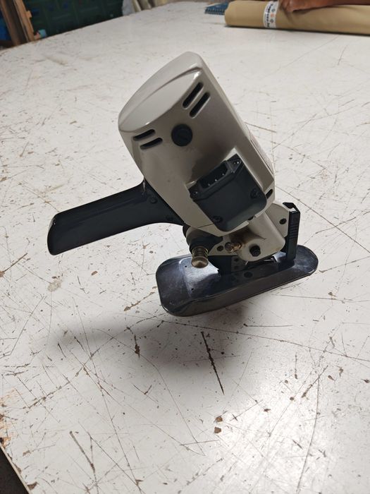 Електрическа ножица за плат МЕМ
WM-100 | 100мм | 220V