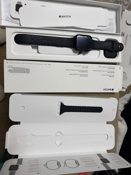 Ceas apple watch seria 8 midnight aluminum 45 mm