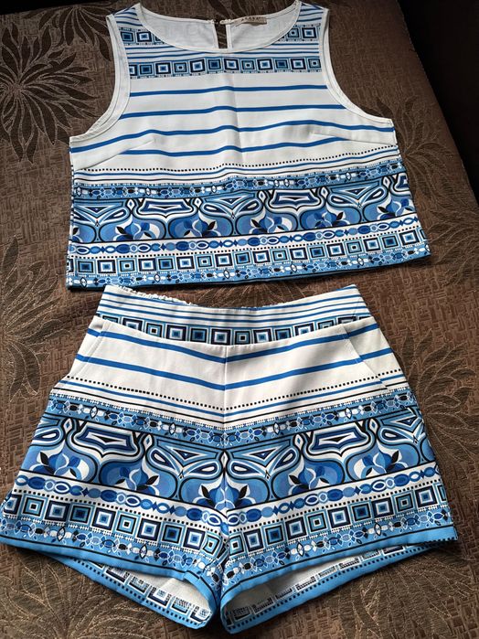 Луксозен Стилен Марков Сет Потниче и къси панталонки от Paris France !