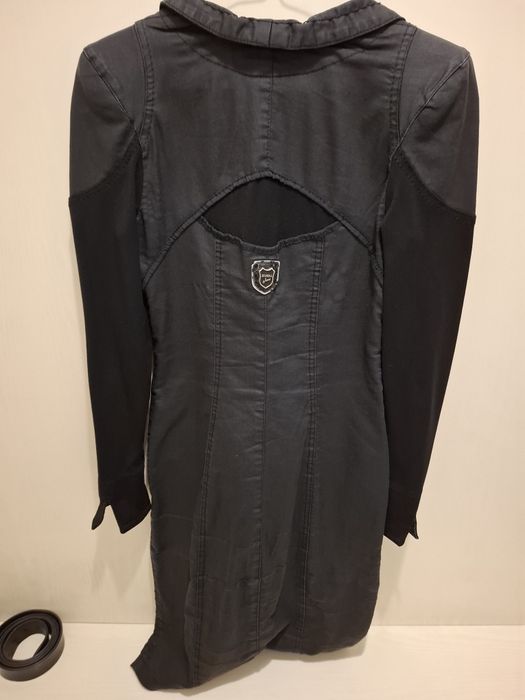 Продавам костюми и рокли