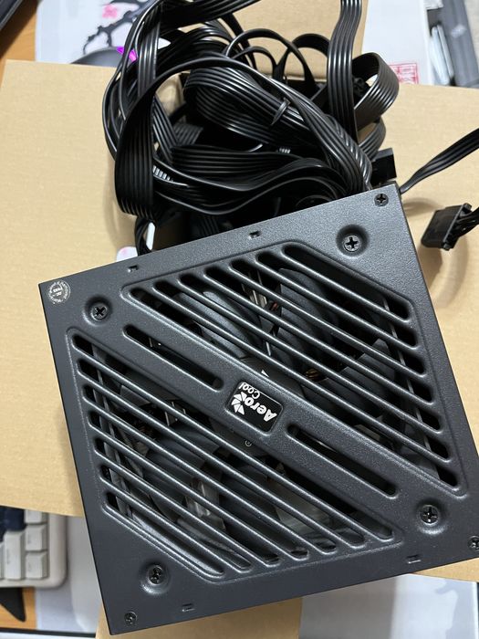 Блок питания AeroCool Cylon 700w RGB