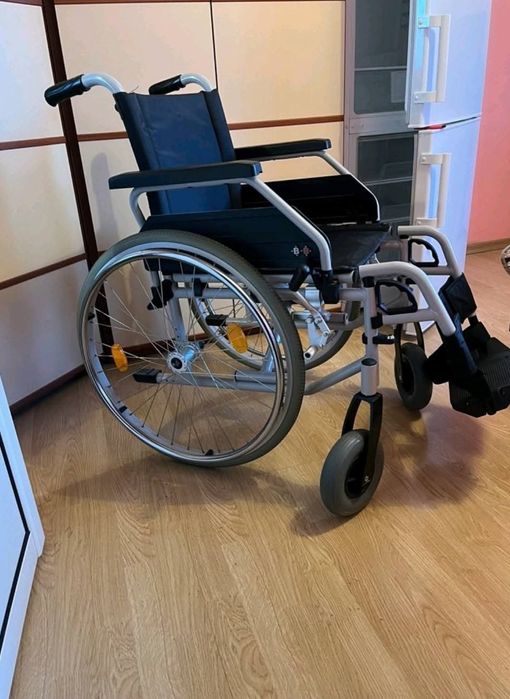 Инвалидна стол - количка