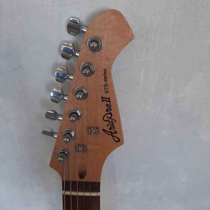 Электрогитара (музыкальный инструмент)