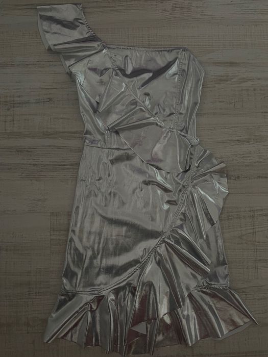 Сребриста рокля.