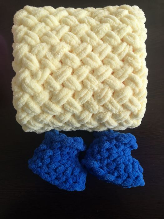 Бебешко ръчно плетено одеало