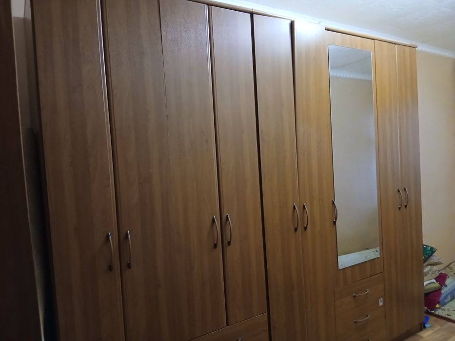 Продаётся вещи б у