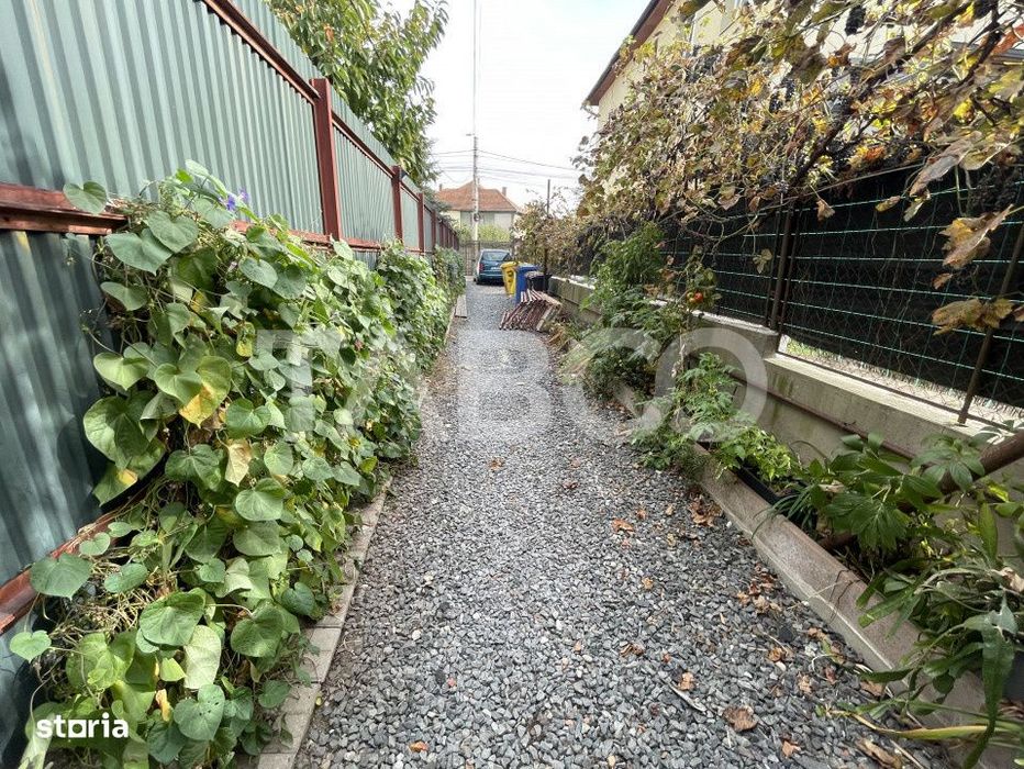 Apartament decomandat 93 utili curte proprie pivnita Sub Arini Sibiu