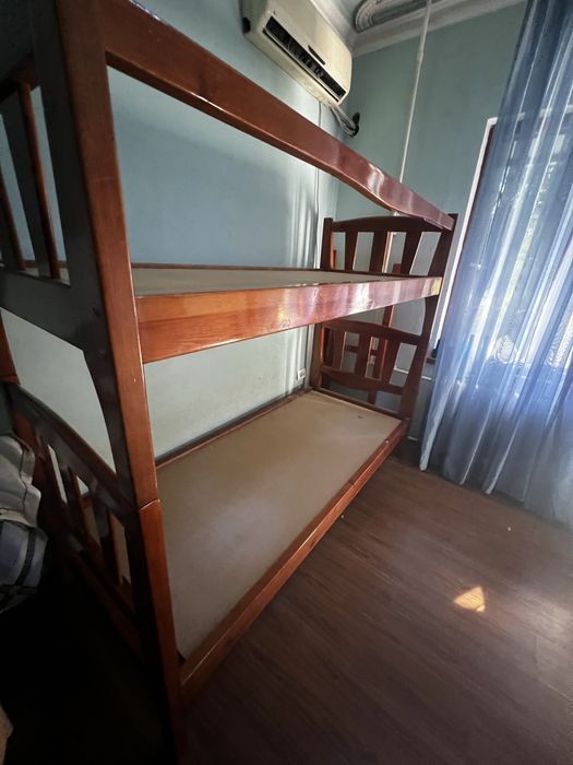 Продам двухярусный кровать, крепкий