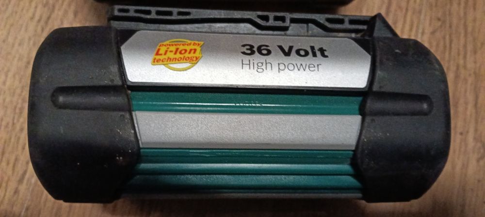 Продавам батерии Бош,Гардена и зарядно