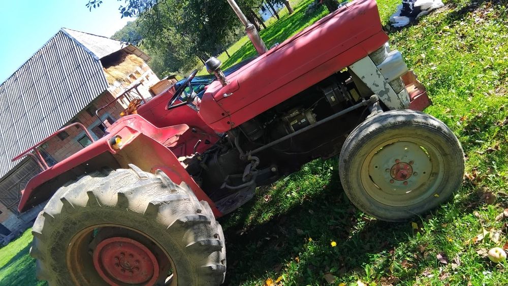 Vând tractor Massey Ferguson