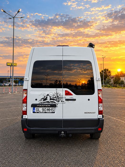Vand/ Schimb -Campervan Renault Master 3 omologata 4 locuri in centuri