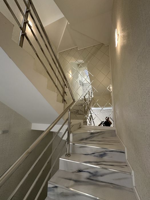 Продается Коттедж 1.8Соток 3этажа 6комнат Терасса Файзабад Мирабадский