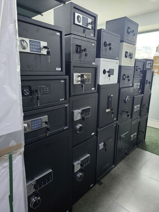 Мини сейф Deli перечисление есть