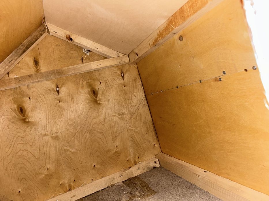 Продам собачью будку