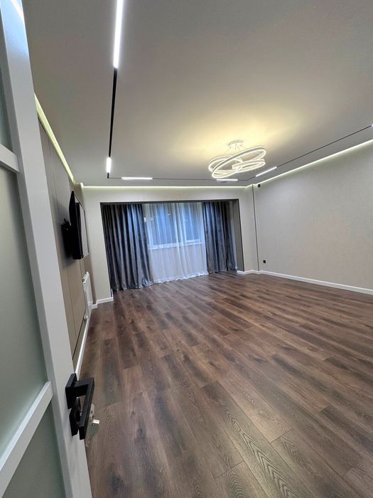 Продается квартира в центре Себзар Ц 17/18 с евроремонтом  3/3/9