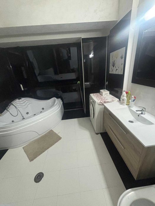 Inchiriez apartament 3 camere JT TOWER Mamaia SAT