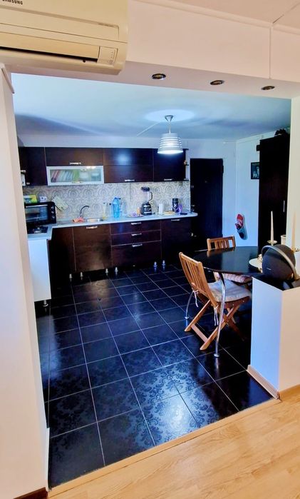 Apartament de vânzare cu 2 camere semidecomandat