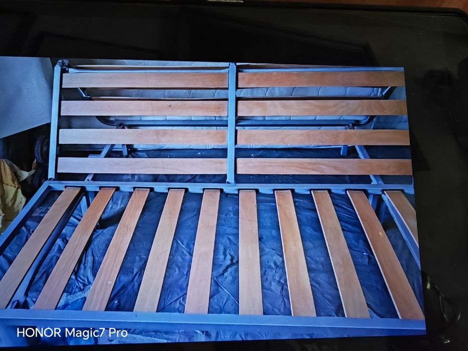 Диван който се трансформира на легло.