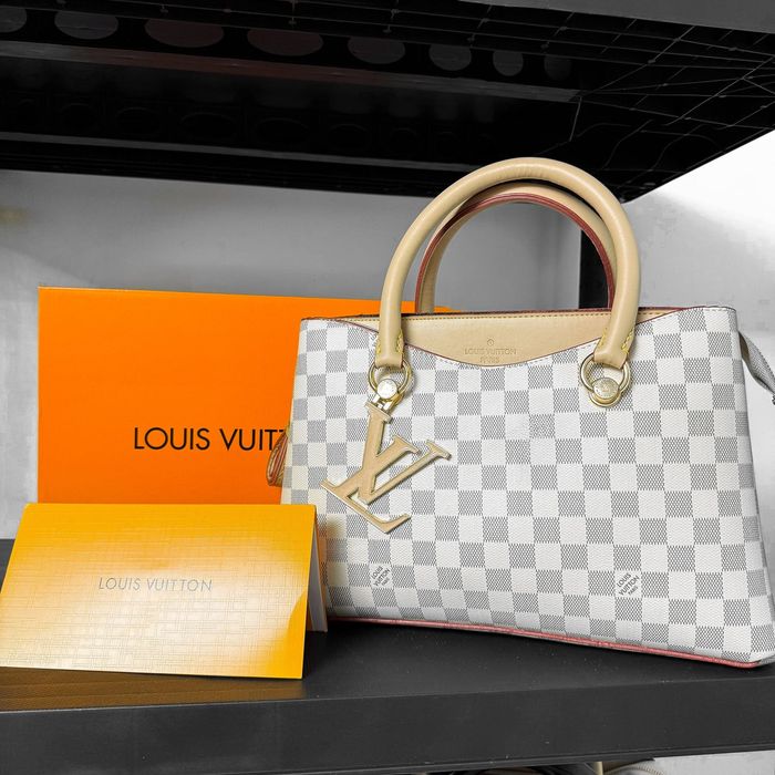 Gata Louis vuitton