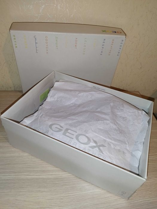 Geox, дышащая подошва. Технологичные кожаные кроссовки