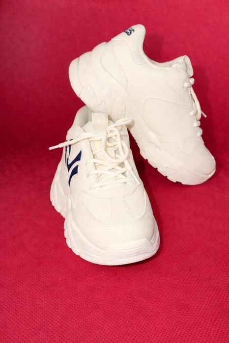 Нови сникърси  New York Ynkees, бели, 41,5, без кутия.