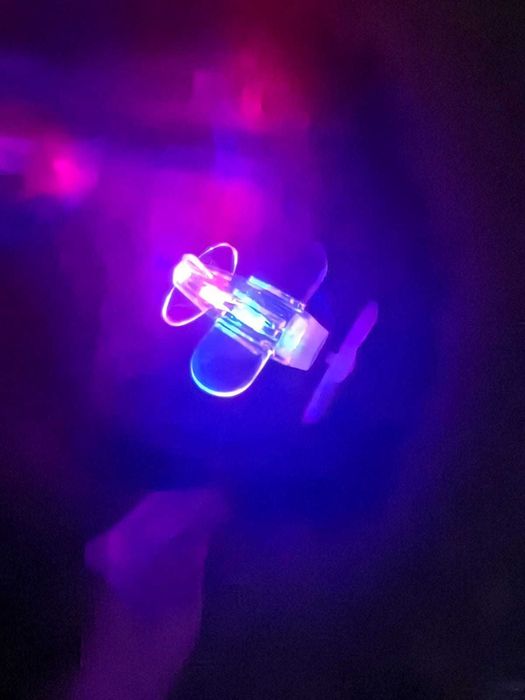 Самолёт светящийся (игрушка)