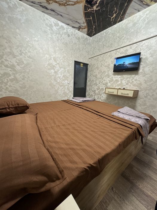 Без Закс Хотел. Bez Zaks Mexmonxona