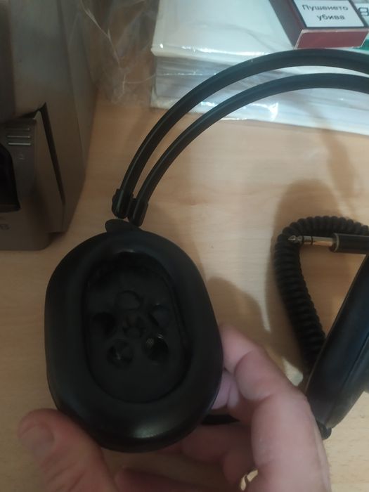 Слушалки AKG K160