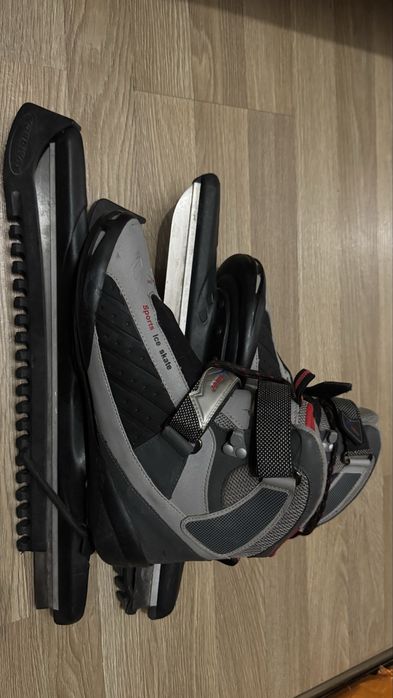 Коньки конькобежные