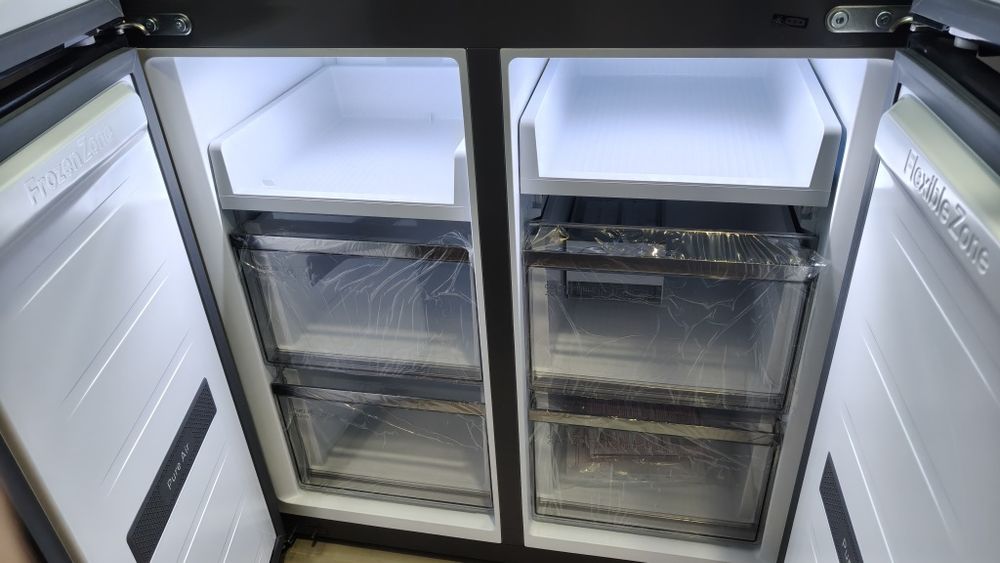 Side by Side TCL RC521CXE0, 521 l, No Frost, Zona Convertibila,Inox ,NOU Gr. 2 ani