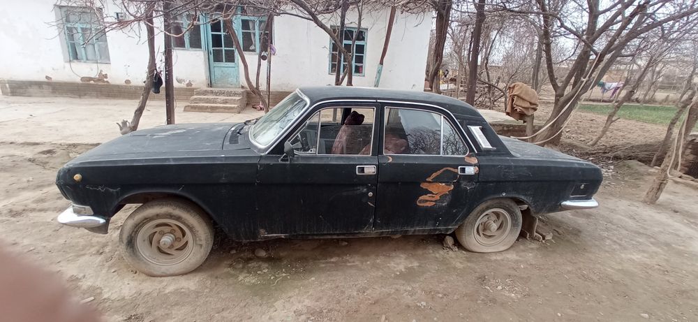 Volga gaz 2410 moshinasi