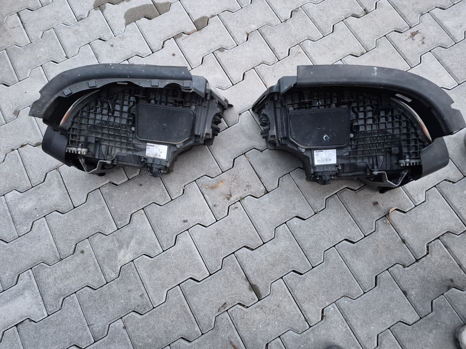 Vând faruri și oglinzi  SCANIA model 2022 pana in prezent