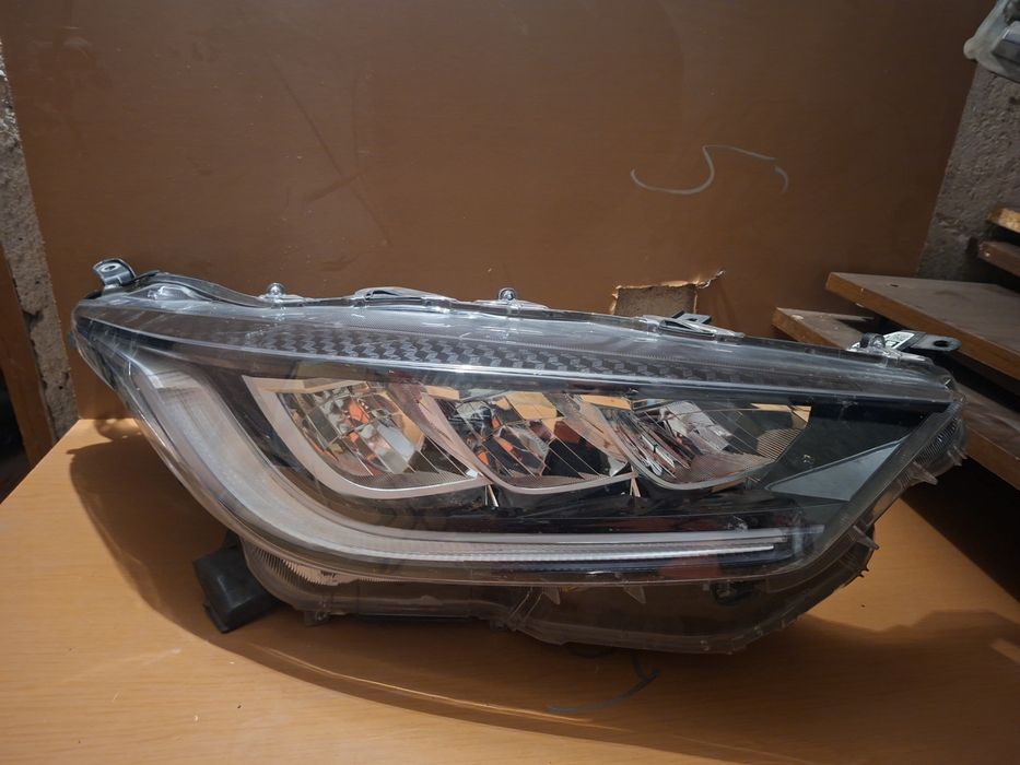 Десен Фар Toyota Yaris 81110-K0081
