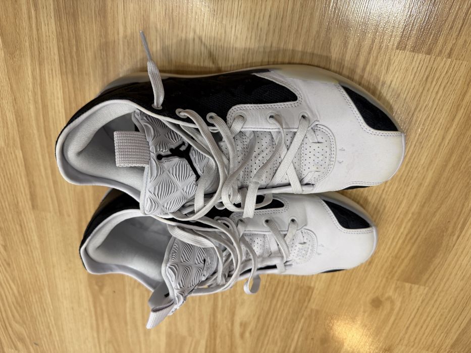 Jordan XXXIX aproape noi