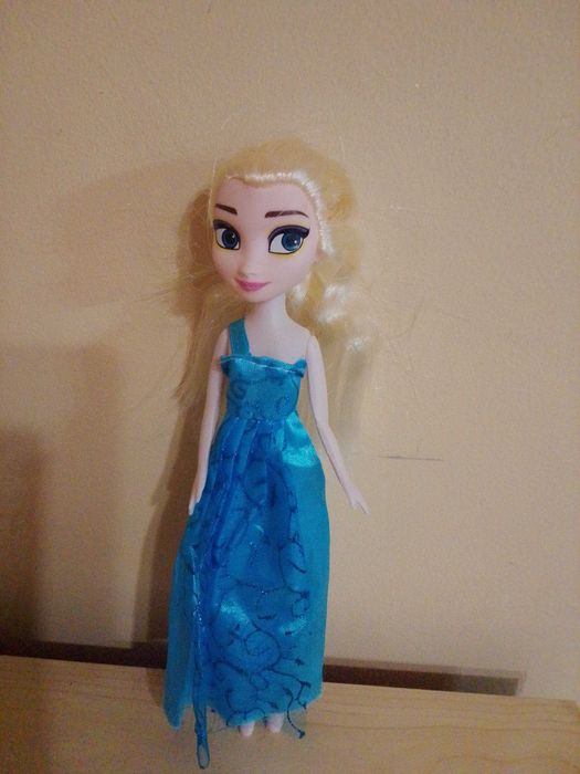 Много красиви кукли различни видове