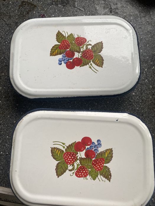 Эмалированный лоток