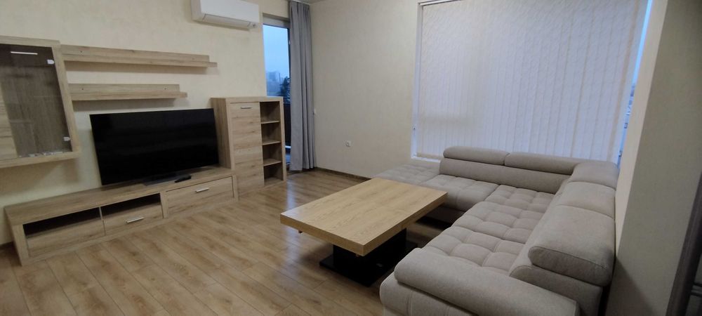 Дава се под наем Тристаен апартамент в Бургас, Изгрев - 73 кв.м за 628.32 € - Снимка #1