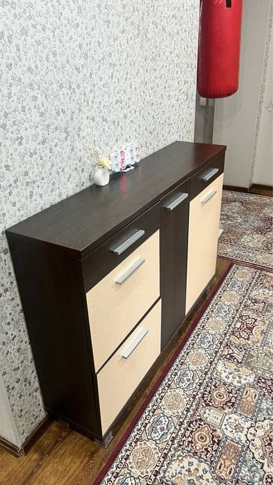 срочно продам шкаф и тумбочку