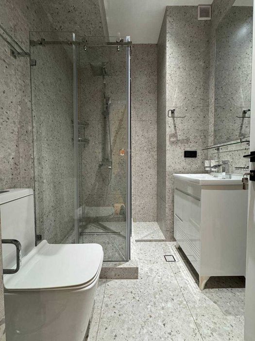 Продаю 2 в 3  ком квартиру Чиланзар 4 квартал около метро