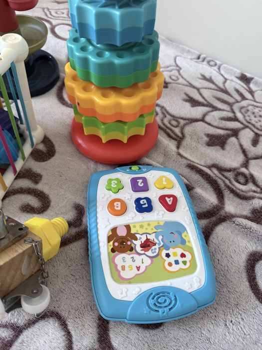 Продам развивающие игрушки