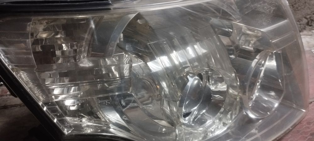 Продам фары Паджеро 4