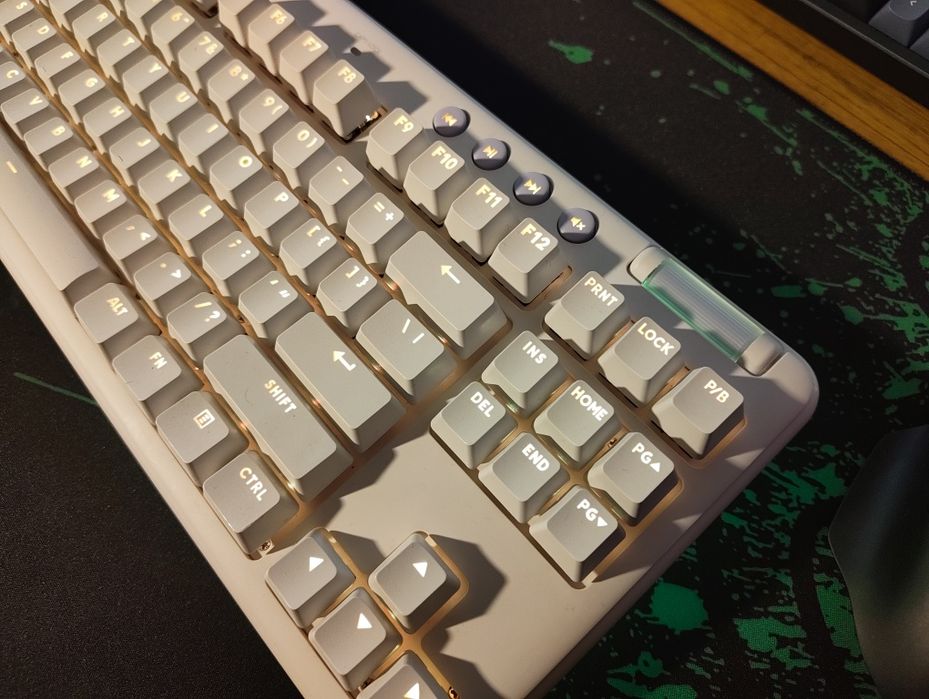 Logitech G713 механическая клавиатура