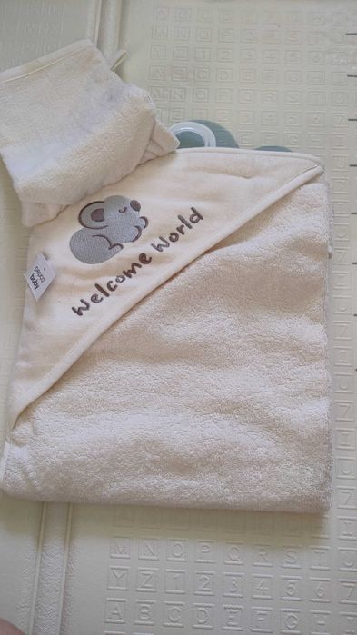Бебешка хавлия с ръкавичка 80х80см